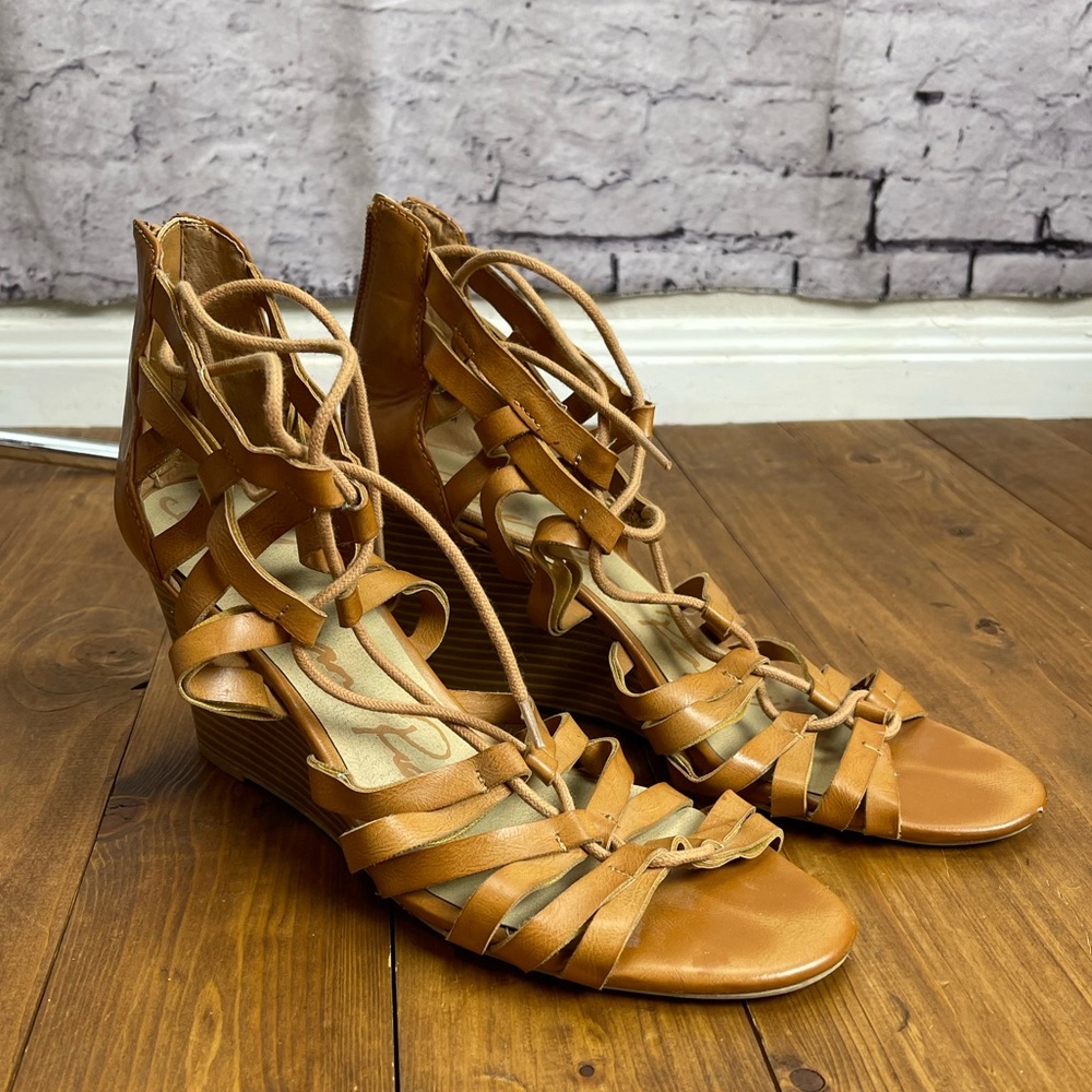 American Rag AR Akyle size 10M wedge sandals